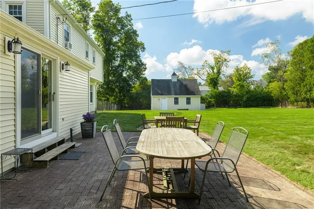 215 Harris Avenue Portsmouth RI 02871