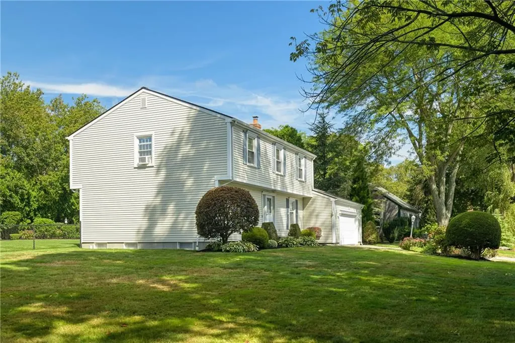 215 Harris Avenue Portsmouth RI 02871