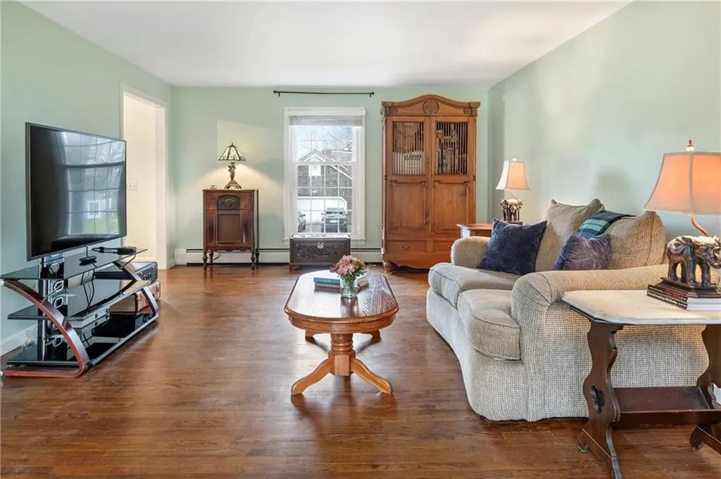 215 Harris Avenue Portsmouth RI 02871