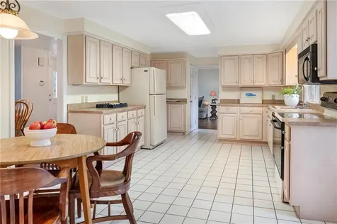 215 Harris Avenue Portsmouth RI 02871