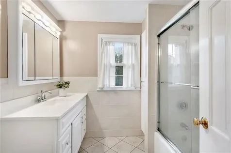 215 Harris Avenue Portsmouth RI 02871