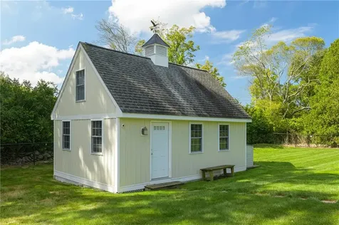 215 Harris Avenue Portsmouth RI 02871