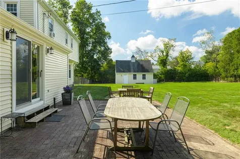 215 Harris Avenue Portsmouth RI 02871