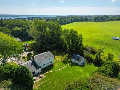 215 Harris Avenue Portsmouth RI 02871