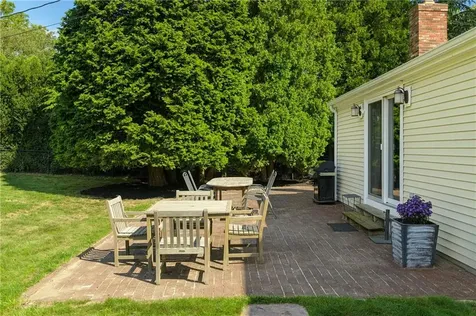 215 Harris Avenue Portsmouth RI 02871