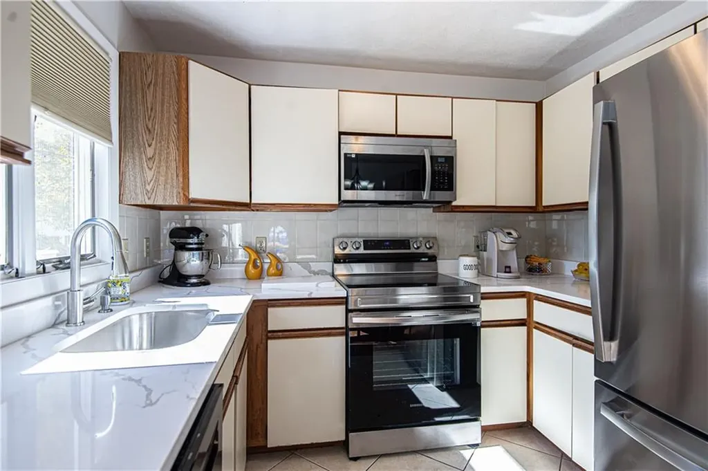 17 Packard Avenue North Providence RI 02911