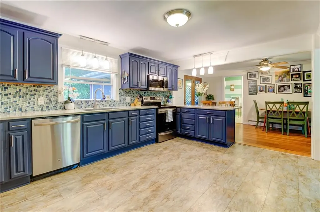 11 Golden Boulevard North Smithfield RI 02896