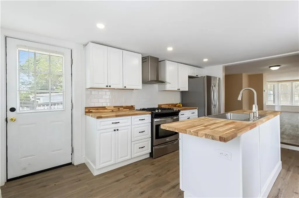 14 16 W Natick Road Warwick RI 02886