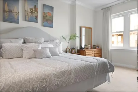 341 Thames Street Bristol RI 02809