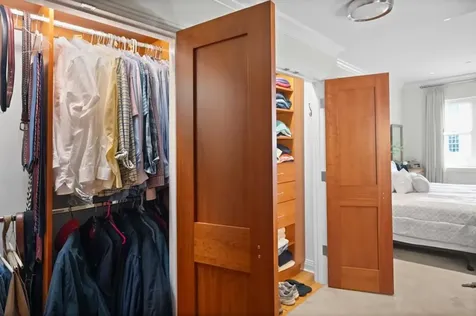 341 Thames Street Bristol RI 02809