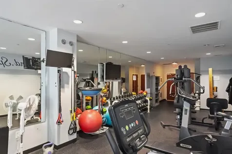 341 Thames Street Bristol RI 02809