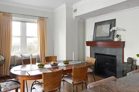 341 Thames Street Bristol RI 02809