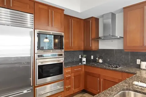 341 Thames Street Bristol RI 02809