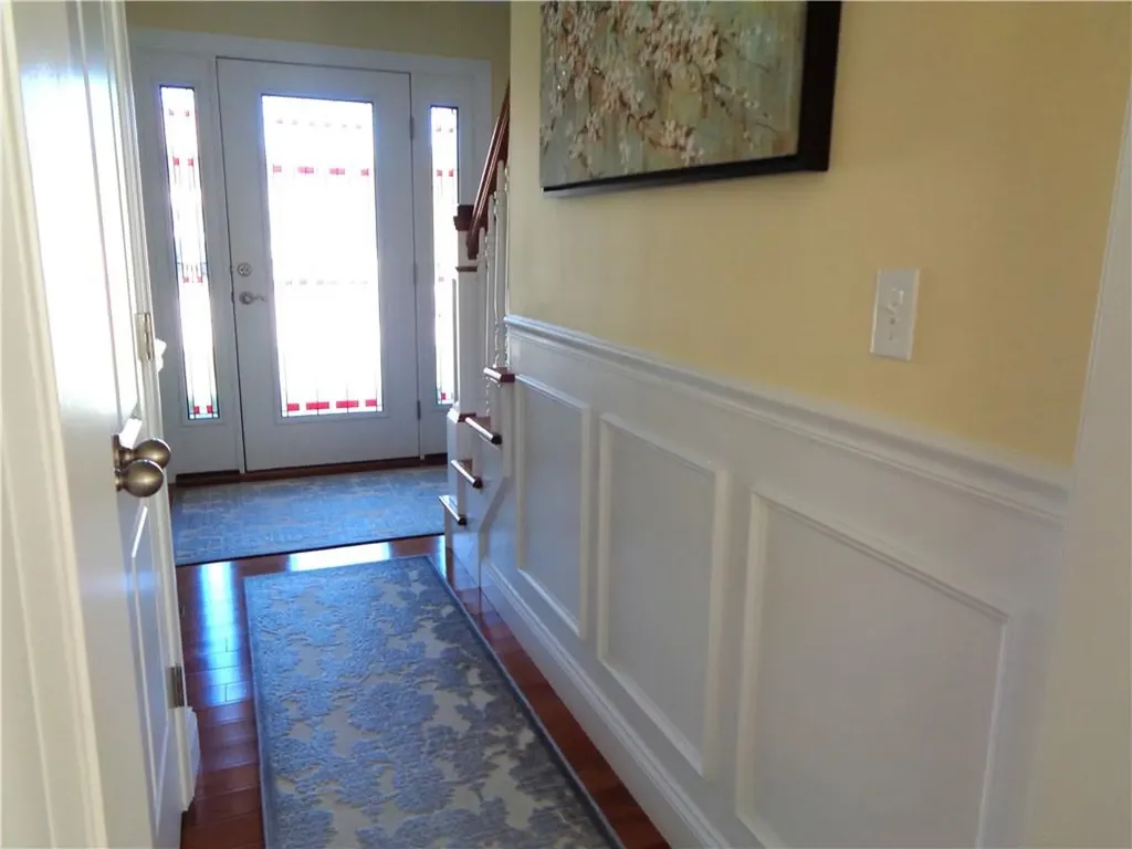 9 Gray Coach East Cranston RI 02921