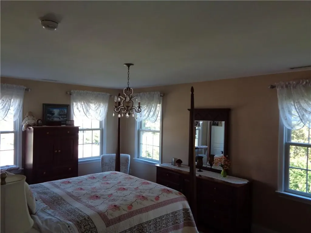 9 Gray Coach East Cranston RI 02921