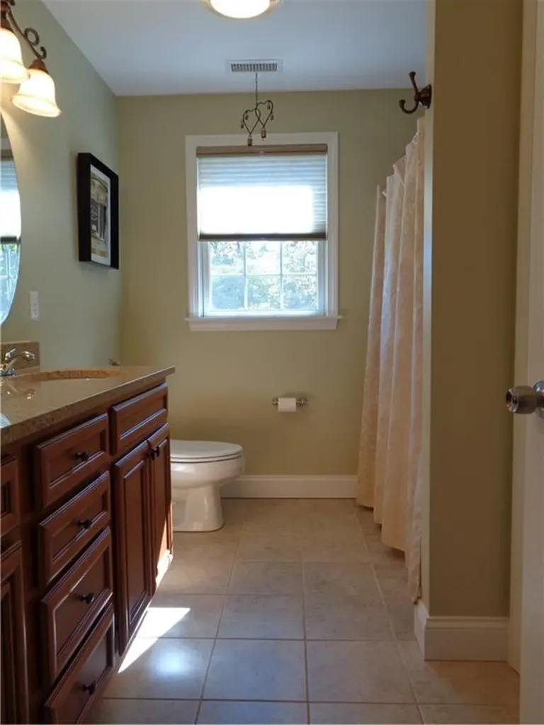 9 Gray Coach East Cranston RI 02921