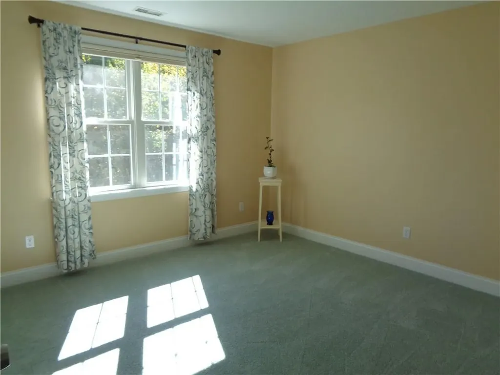 9 Gray Coach East Cranston RI 02921