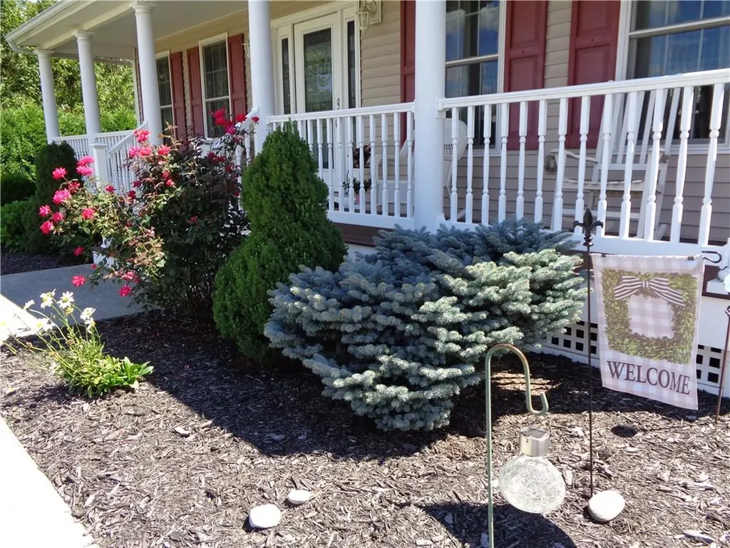 9 Gray Coach East Cranston RI 02921