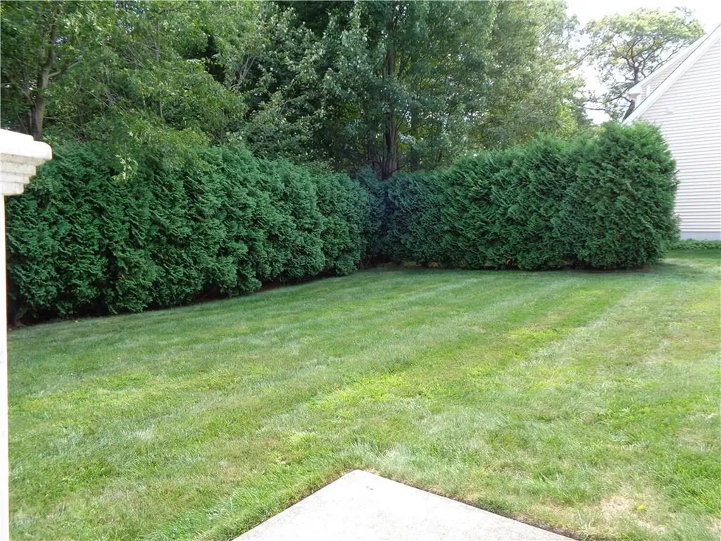 9 Gray Coach East Cranston RI 02921