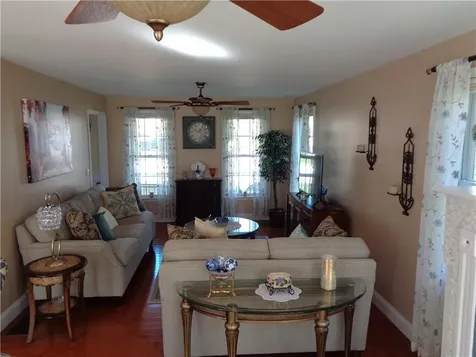 9 Gray Coach East Cranston RI 02921