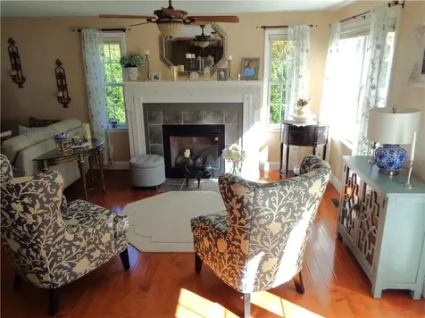 9 Gray Coach East Cranston RI 02921