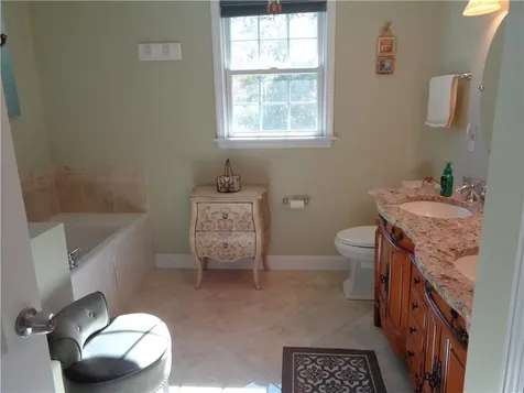 9 Gray Coach East Cranston RI 02921