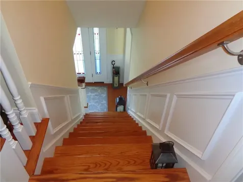 9 Gray Coach East Cranston RI 02921