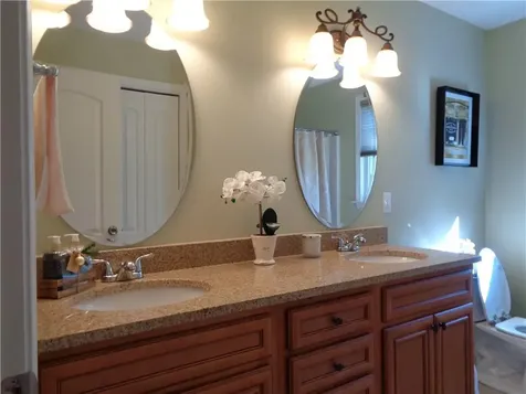 9 Gray Coach East Cranston RI 02921