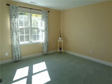 9 Gray Coach East Cranston RI 02921