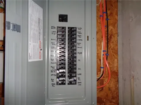 9 Gray Coach East Cranston RI 02921