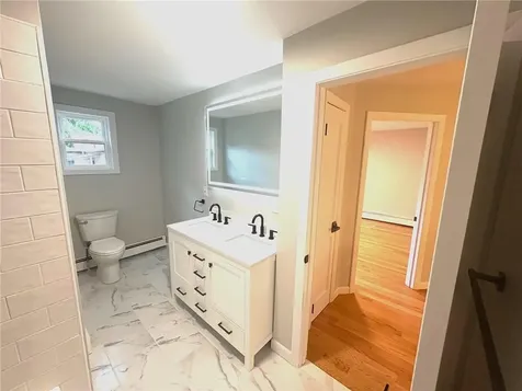 7 Simmons Road Barrington RI 02806