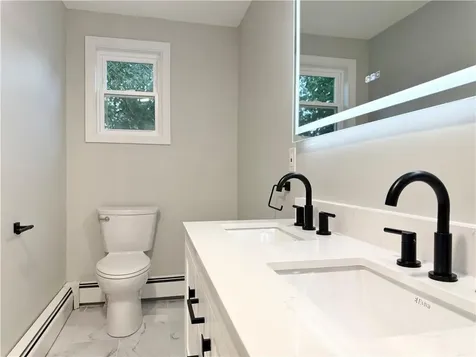 7 Simmons Road Barrington RI 02806