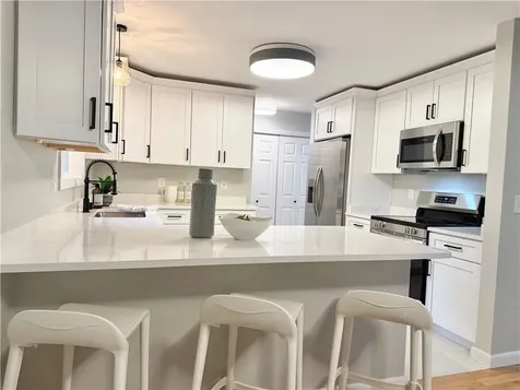 7 Simmons Road Barrington RI 02806