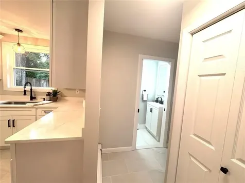 7 Simmons Road Barrington RI 02806