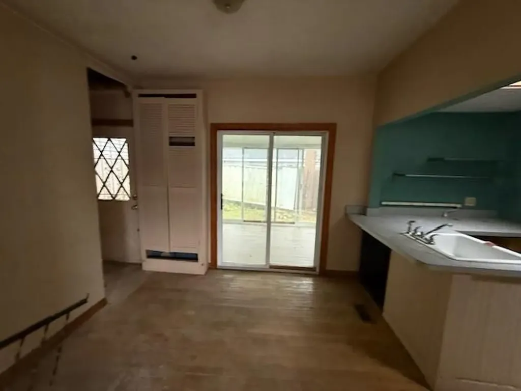 17 Wilson Avenue Woonsocket RI 02895