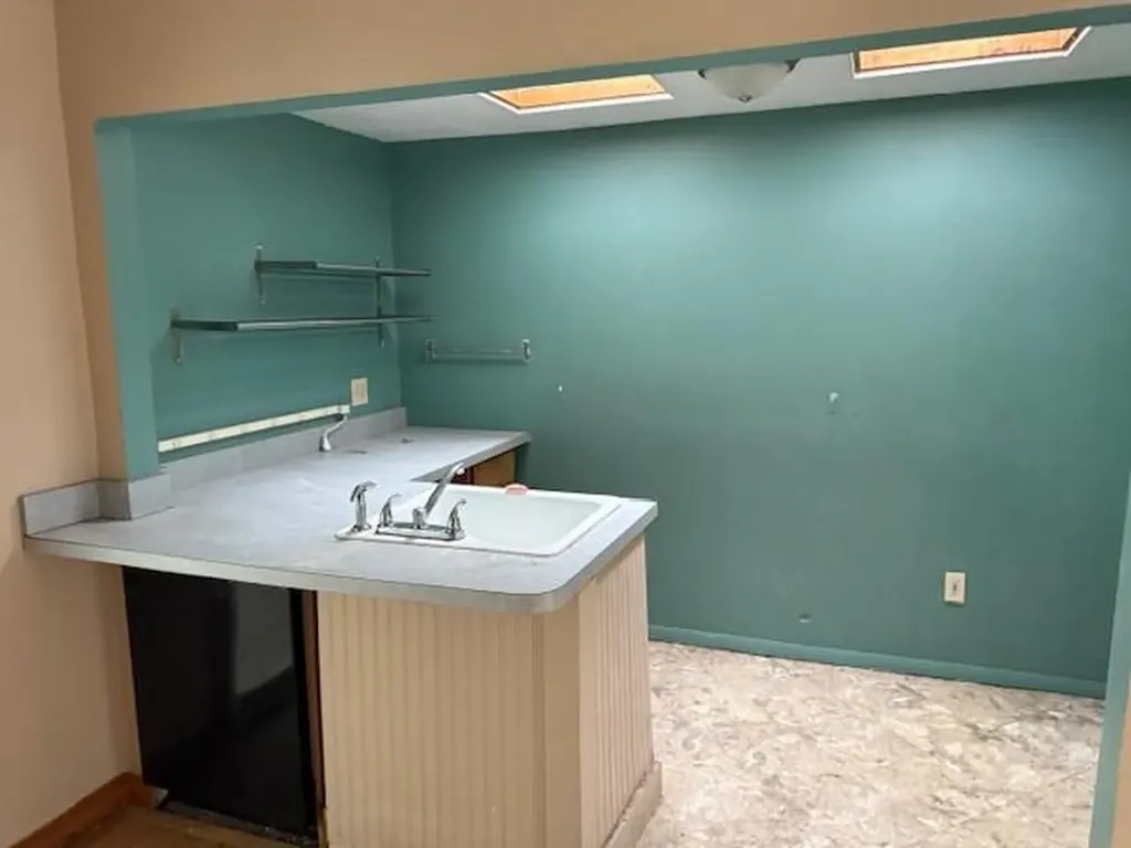 17 Wilson Avenue Woonsocket RI 02895