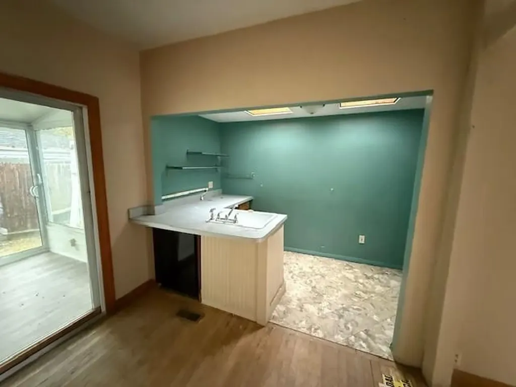 17 Wilson Avenue Woonsocket RI 02895