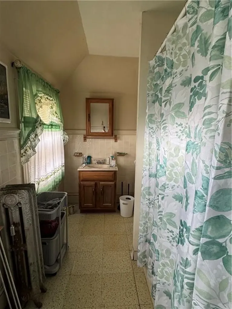 141 Briggs Street Providence RI 02905