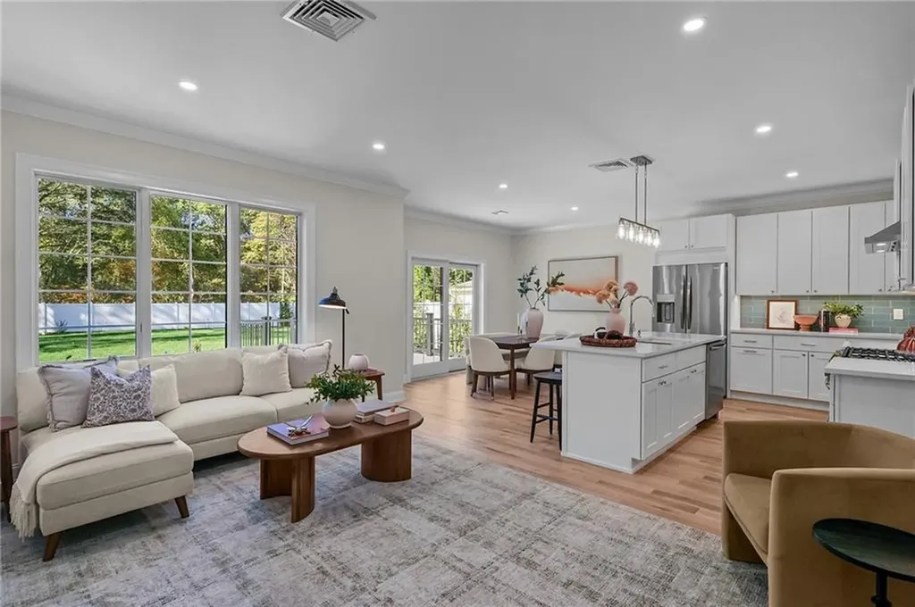 191 Pippin Orchard Road Cranston RI 02921