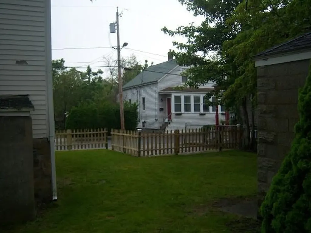 30 Simmons Street Newport RI 02840