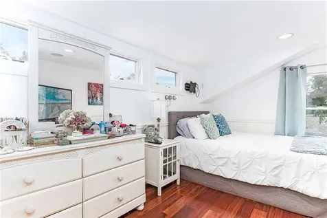 132 Highland Avenue Portsmouth RI 02871