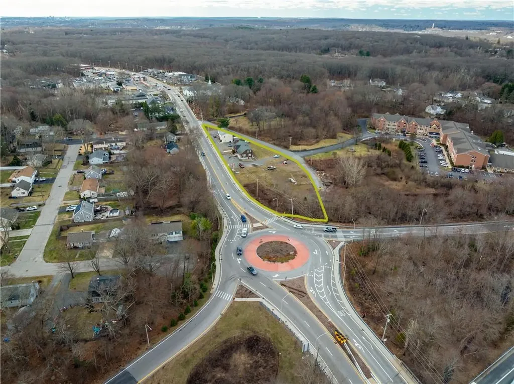 2220 2222 Diamond Hill Road Cumberland RI 02864
