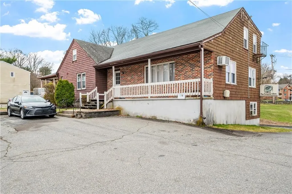 2220 2222 Diamond Hill Road Cumberland RI 02864