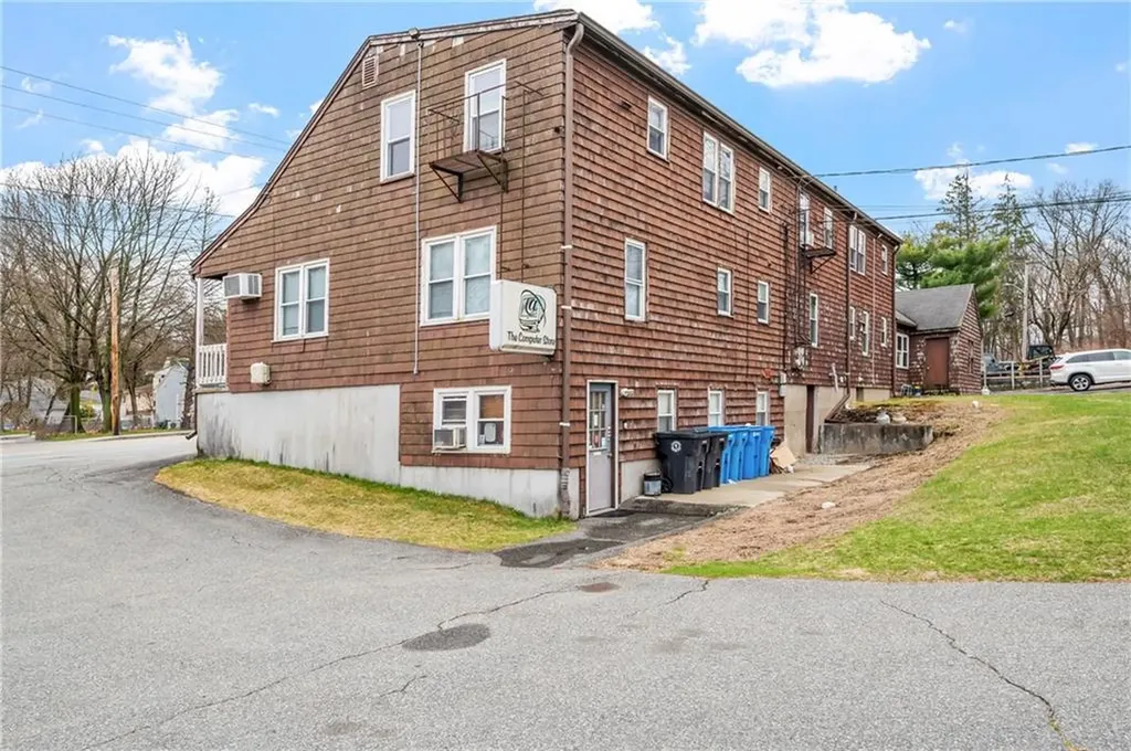 2220 2222 Diamond Hill Road Cumberland RI 02864