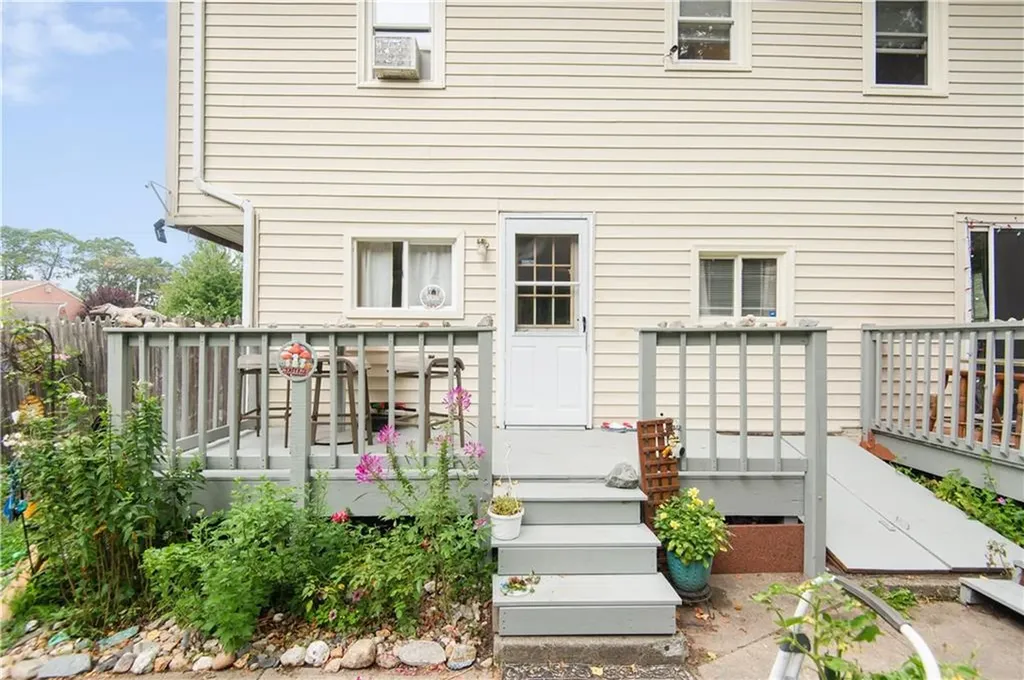 46 Verndale Street Warwick RI 02889