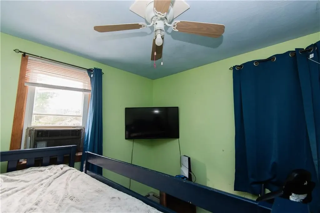 46 Verndale Street Warwick RI 02889