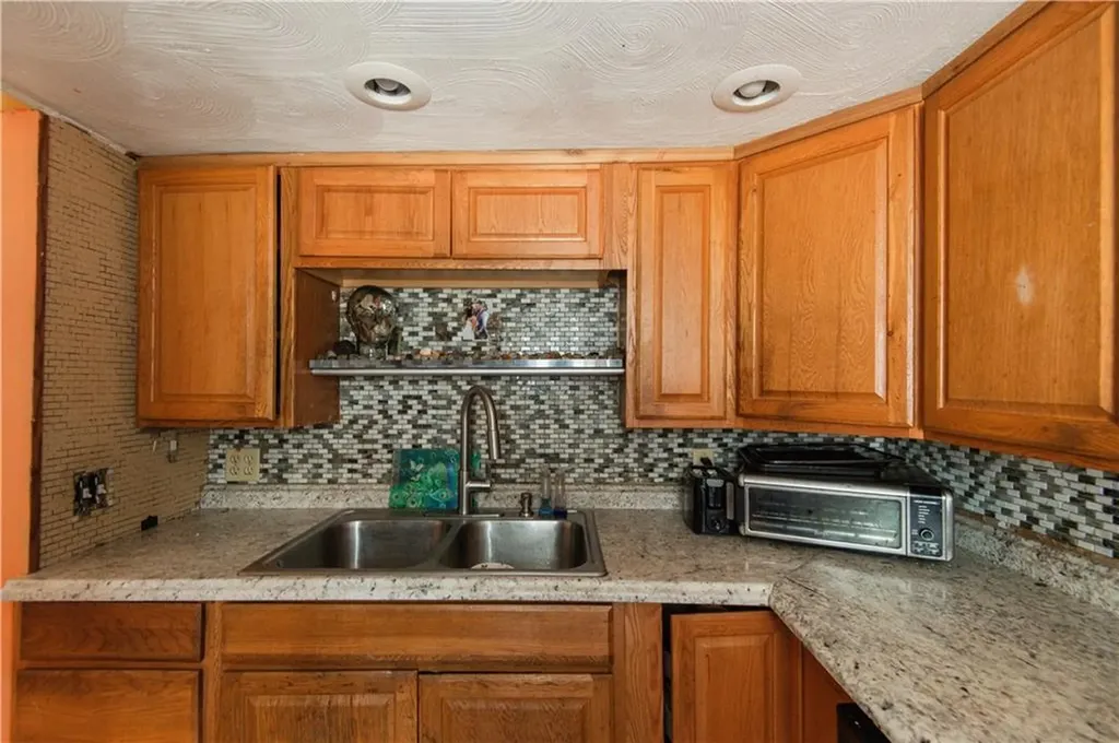 46 Verndale Street Warwick RI 02889