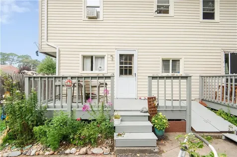 46 Verndale Street Warwick RI 02889