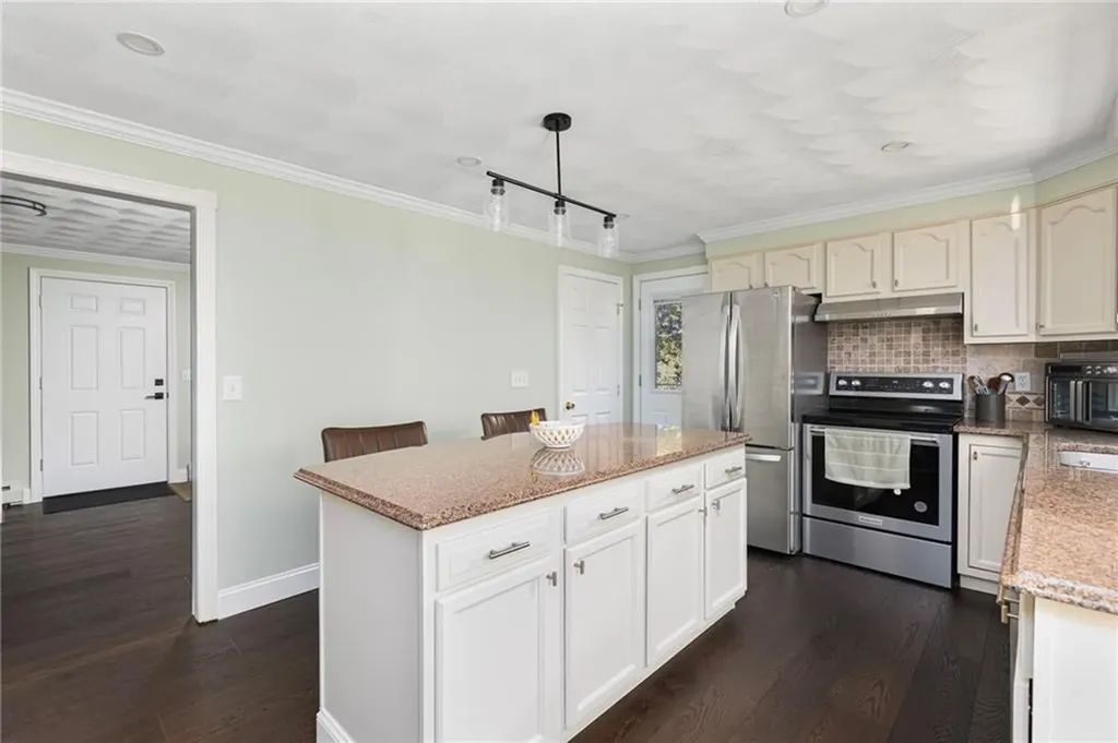 8 Jackson Street Warwick RI 02888