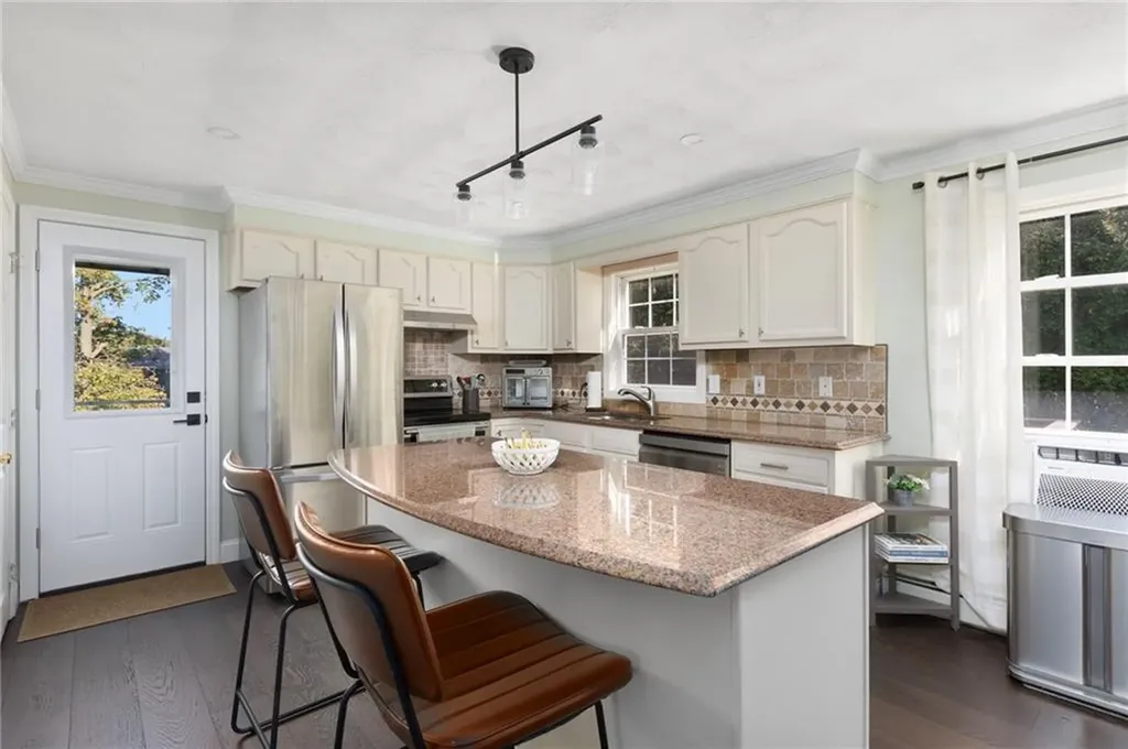 8 Jackson Street Warwick RI 02888